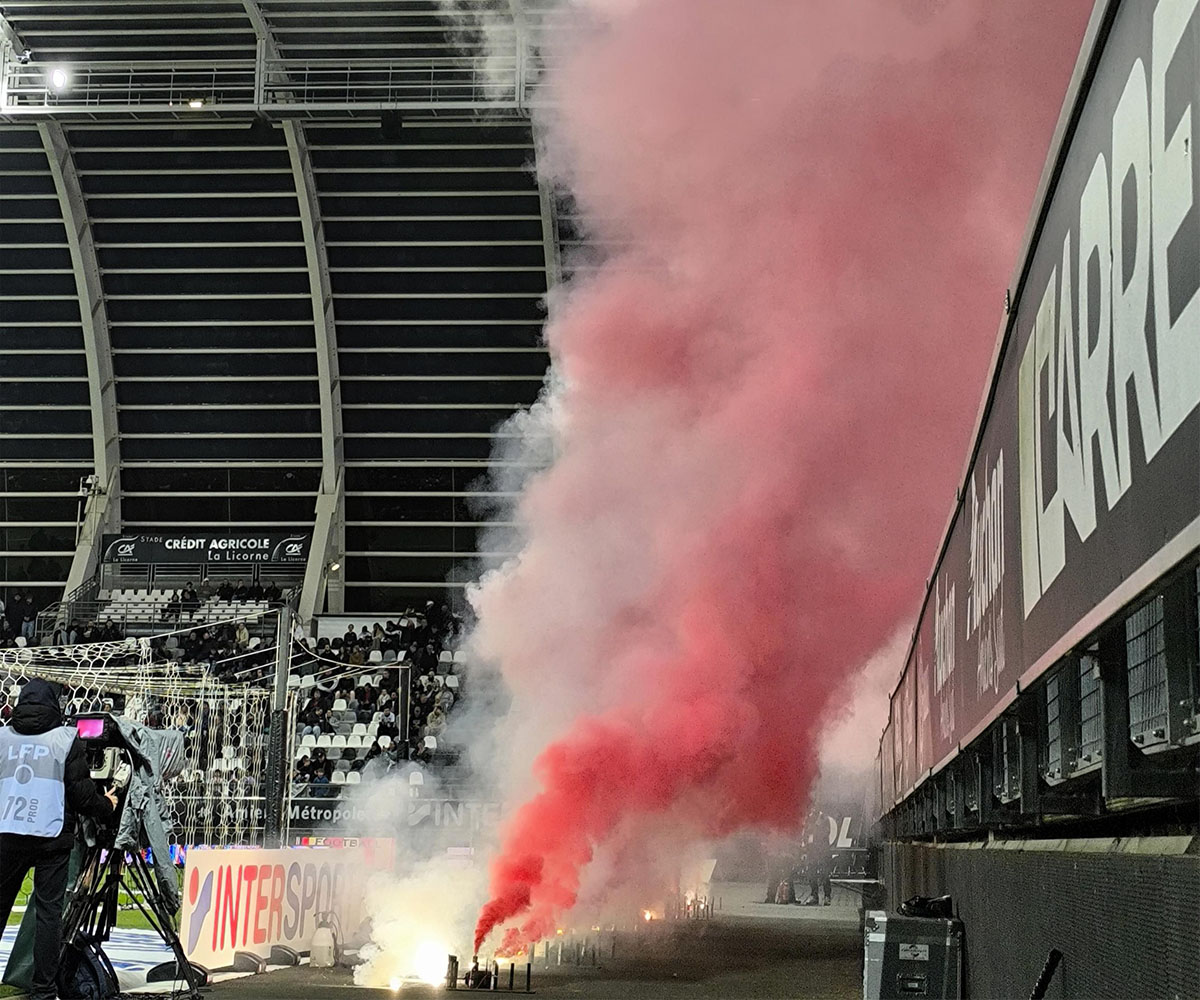 Mise en lumière et feux d'artifice pour patrimoine historique à Laon.