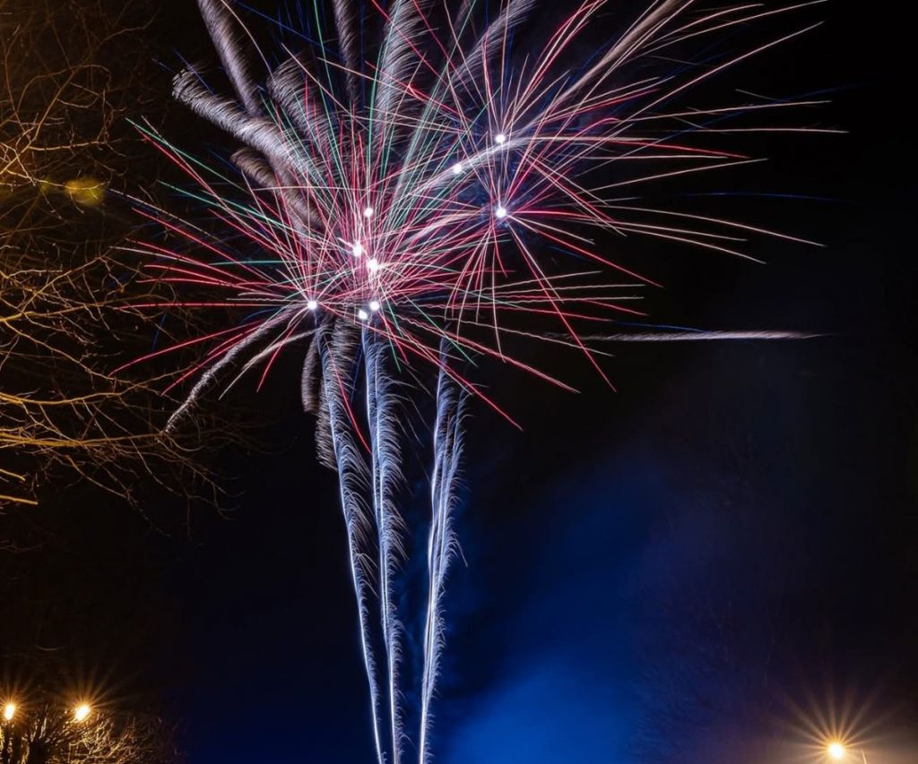 Spectacle pyromélodique synchronisé par Pyrostart à Compiègne.